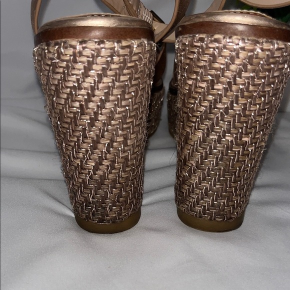 Aldo Gold Wedge Sandals with Buckle Detail used good condition - Picture 7 of 13